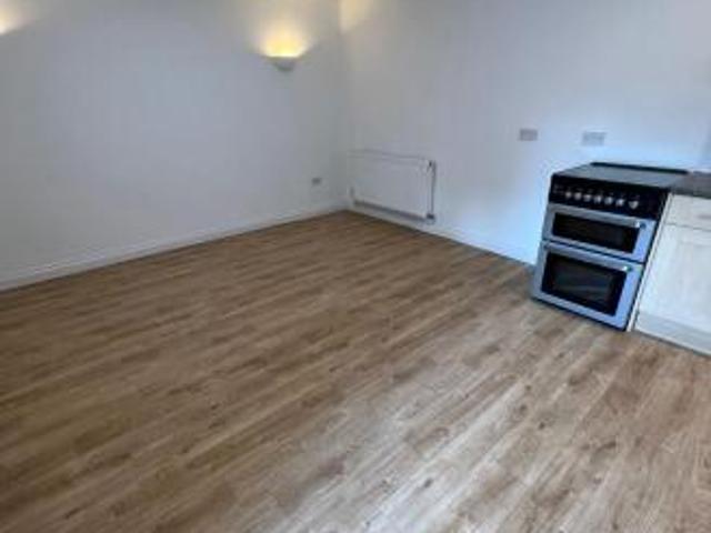 Flat for rent in Sydenham, Green Close
