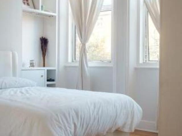 Flat for rent in Cat Hill, England