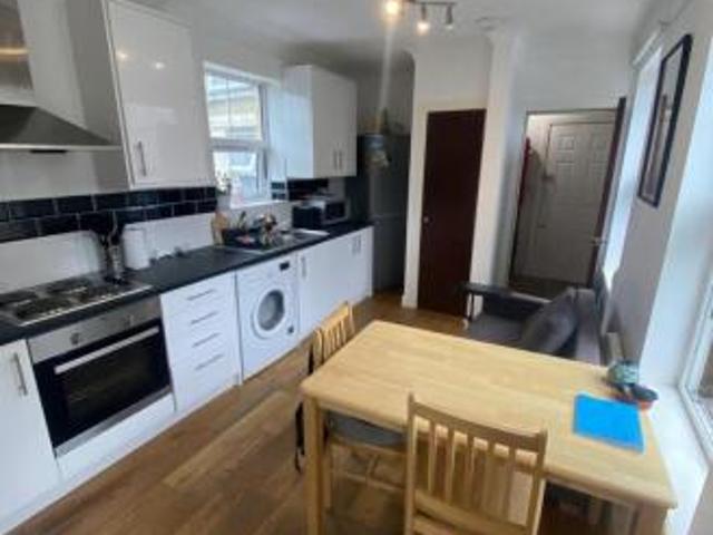 Flat for rent in Cat Hill