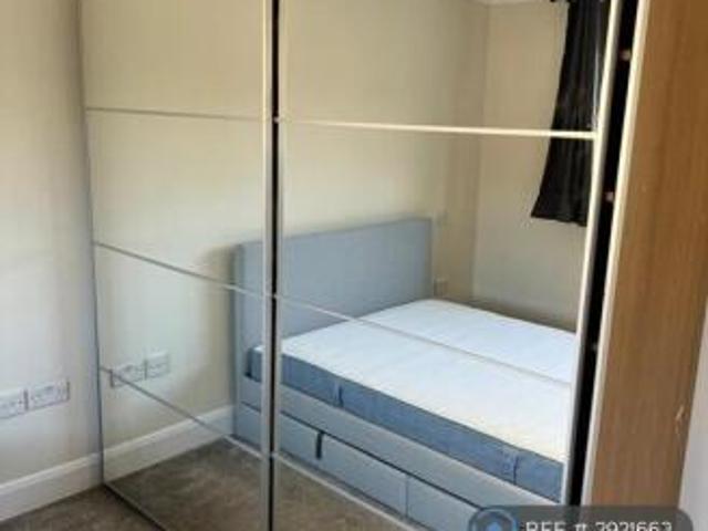 Flat for rent in Five Acres, Hertfordshire