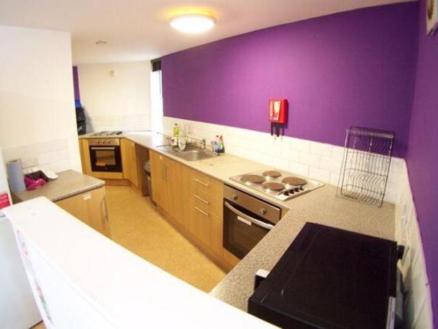 Flat for rent in Leeds, West Yorkshire