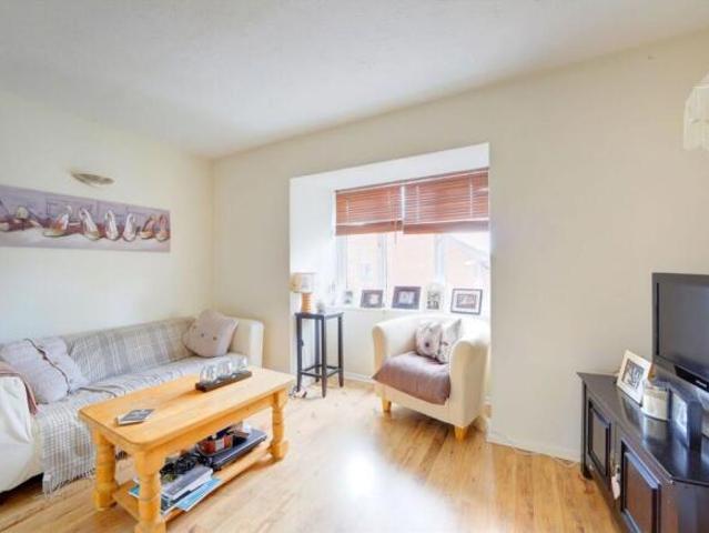 Flat for rent in Tooting Graveney, Greater London