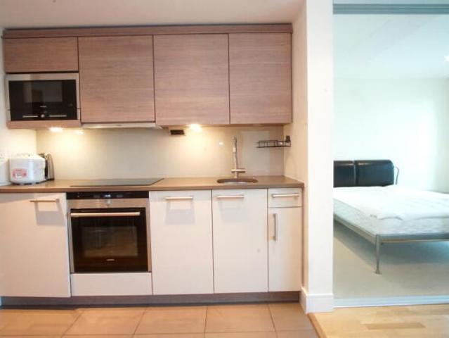 Flat for rent in Vauxhall, Greater London