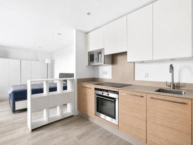 Flat for rent in Vauxhall, Greater London