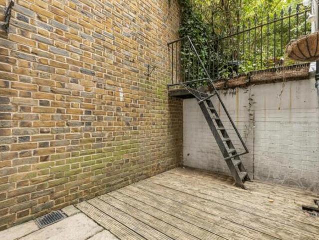 Flat for rent in Cat Hill