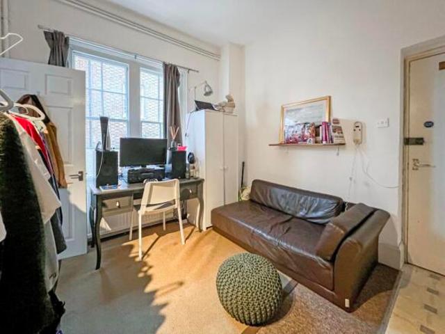 Flat for rent in The Slade, Oxfordshire
