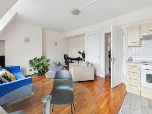 Flat for rent in Cat Hill