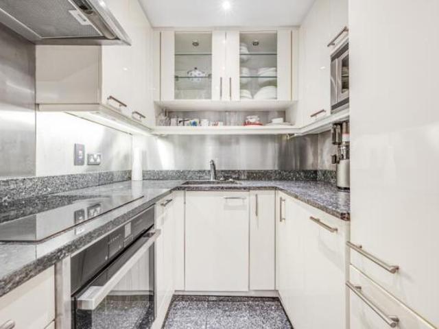 Flat for rent in Cat Hill, England