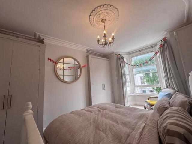 Flat for rent in Cat Hill