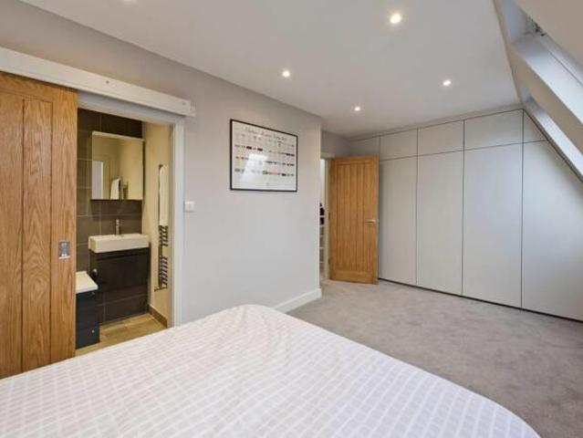 Flat for rent in Cat Hill