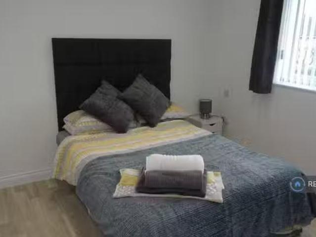 House for rent in Green Close, Warwickshire