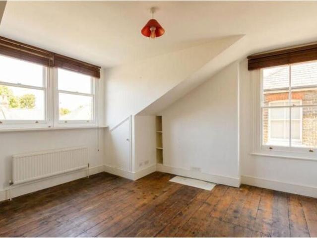 Flat for rent in Cat Hill