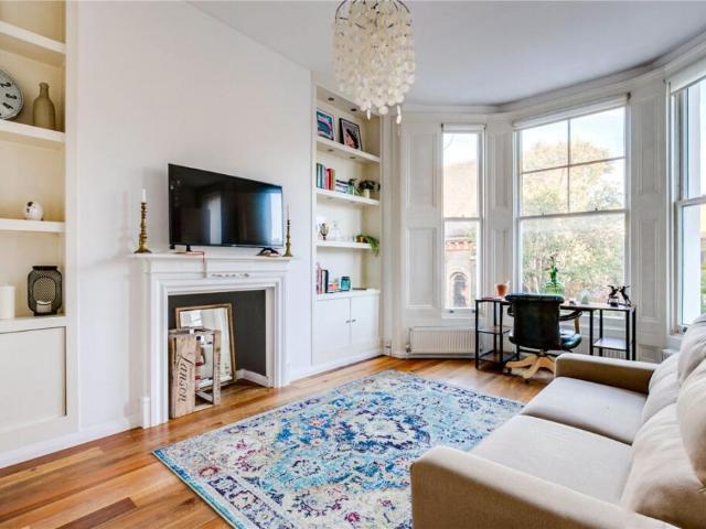 Flat for rent in North Kensington