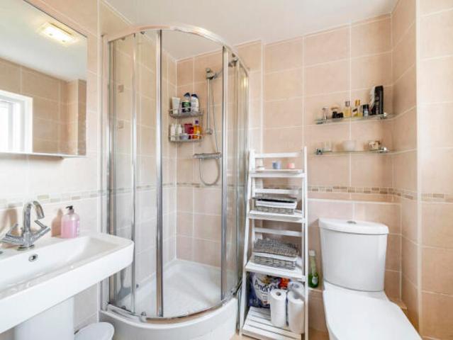 Flat for rent in Cat Hill