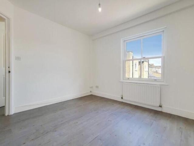 Flat for rent in Cat Hill