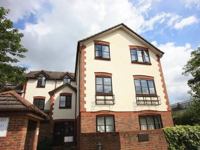 House for rent in Surrey, England