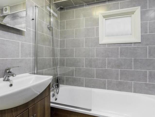 Flat for rent in Cat Hill