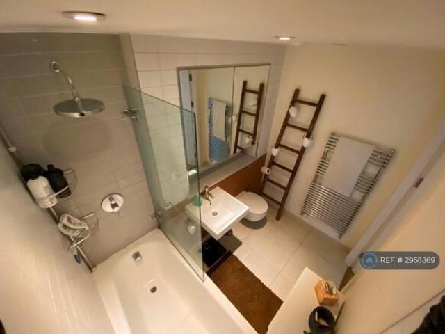 Flat for rent in Cat Hill