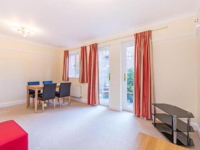 Flat for rent in Cat Hill