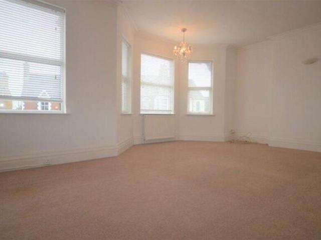 Flat for rent in Five Acres, Hertfordshire