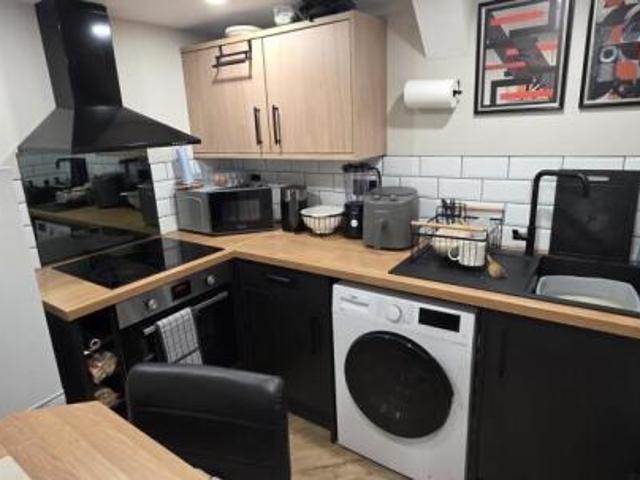 Flat for rent in Kirkstall, West Yorkshire