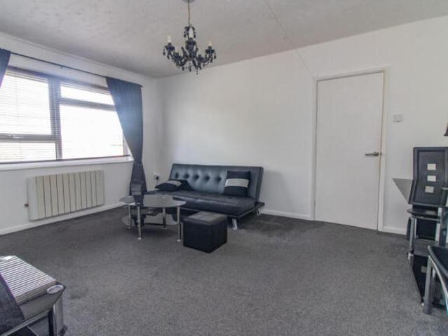 Flat for rent in Glenfields, Pinfold