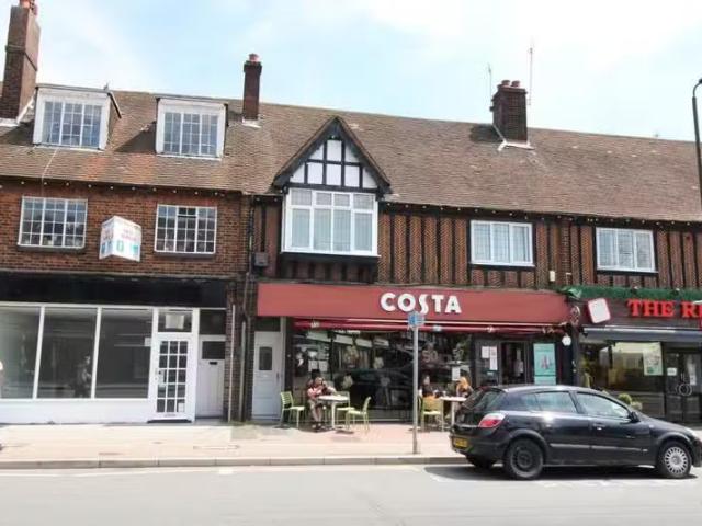 House for rent in London Borough of Ealing, Park Royal