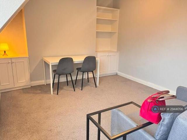 Flat for rent in Cat Hill