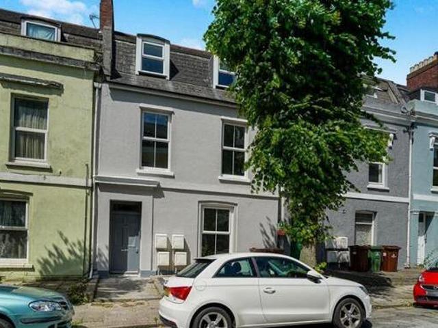 House for rent in Follaton, Strode