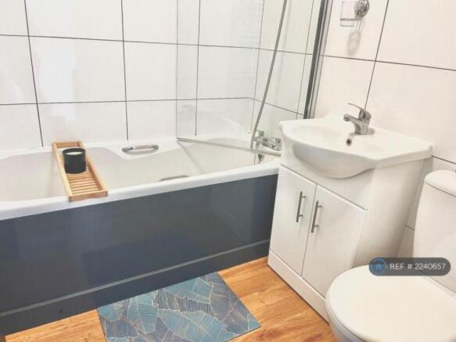 Flat for rent in Galley Hill