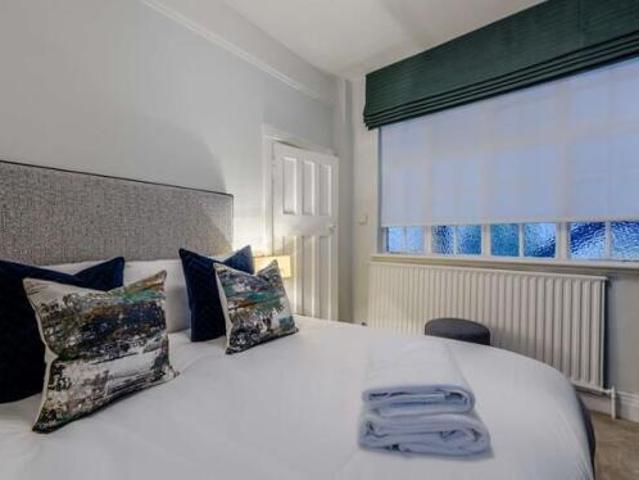 Flat for rent in Cat Hill