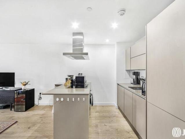Flat for rent in Cat Hill