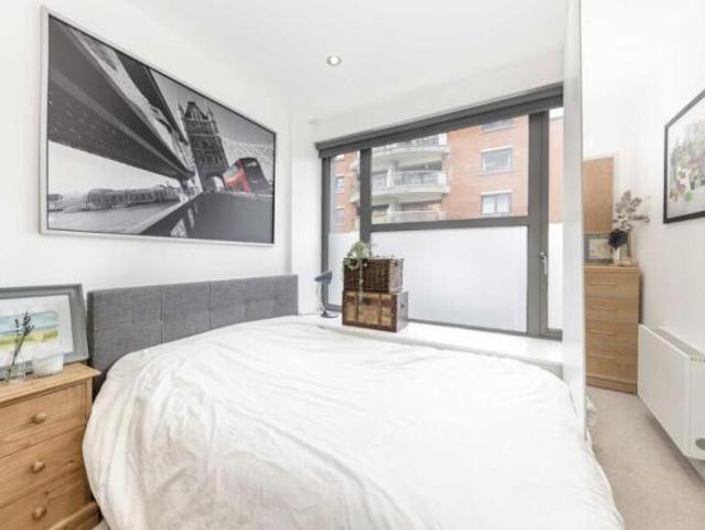 Flat for rent in London Borough of Lambeth, Greater London