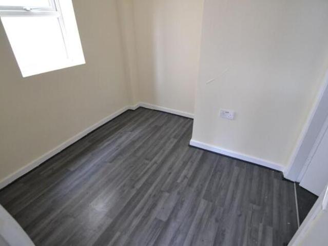 Flat for rent in Goldthorn Hill, Penn