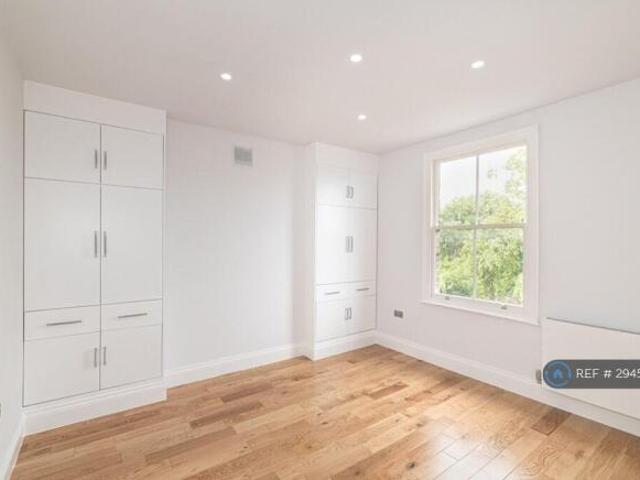 Flat for rent in Cat Hill