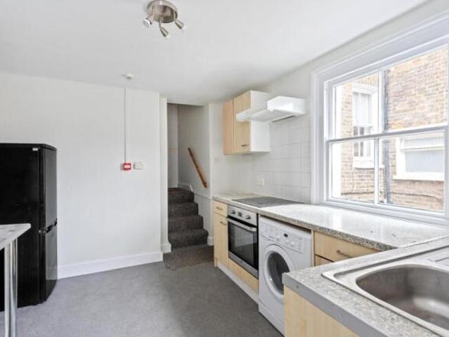 Flat for rent in Cat Hill