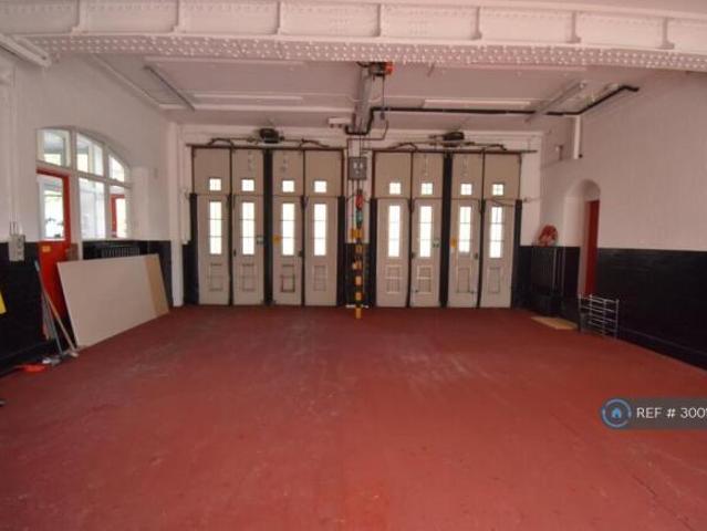 Flat for rent in Cat Hill