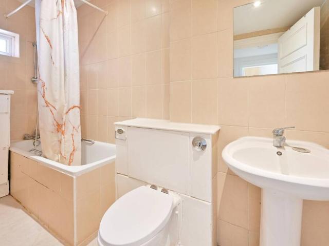 Flat for rent in Hendon