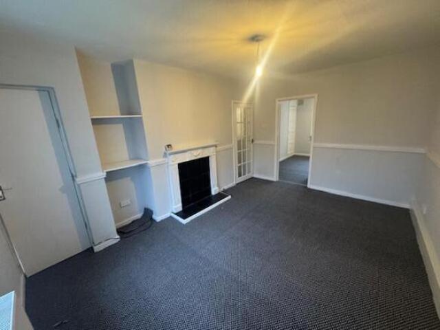 Flat for rent in Scholes, West Yorkshire