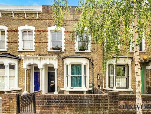 Flat for rent in Cat Hill