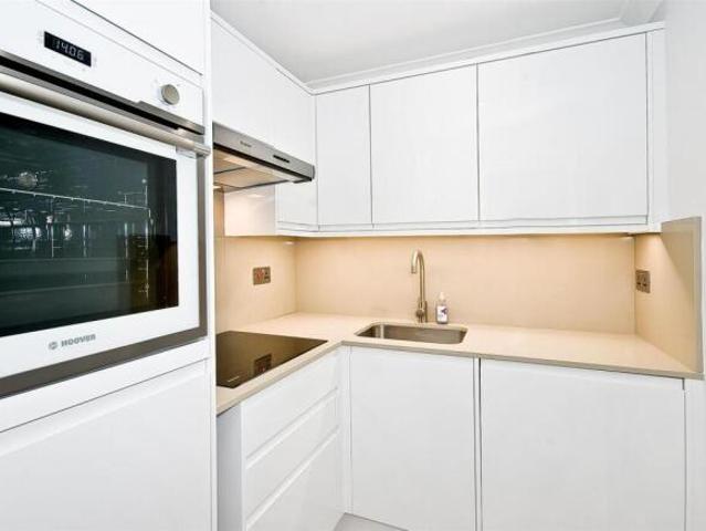 Flat for rent in Cat Hill