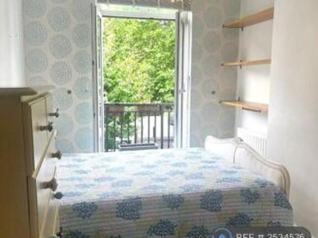 Flat for rent in Cat Hill, England