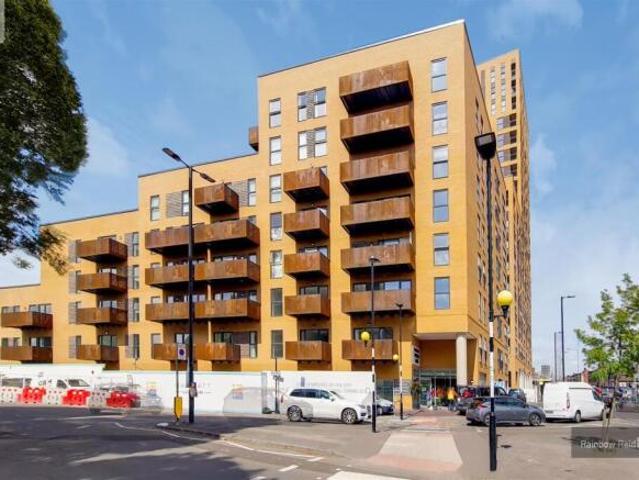 Flat for rent in South Lane, West Yorkshire