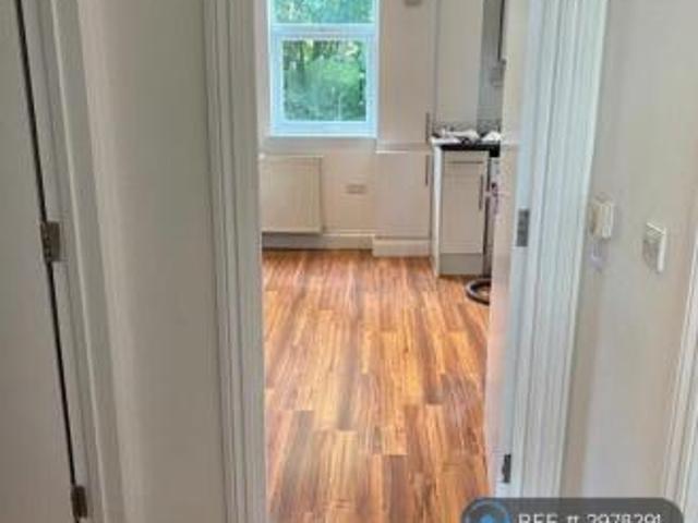 Flat for rent in Cat Hill