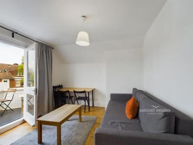 Flat for rent in Cat Hill