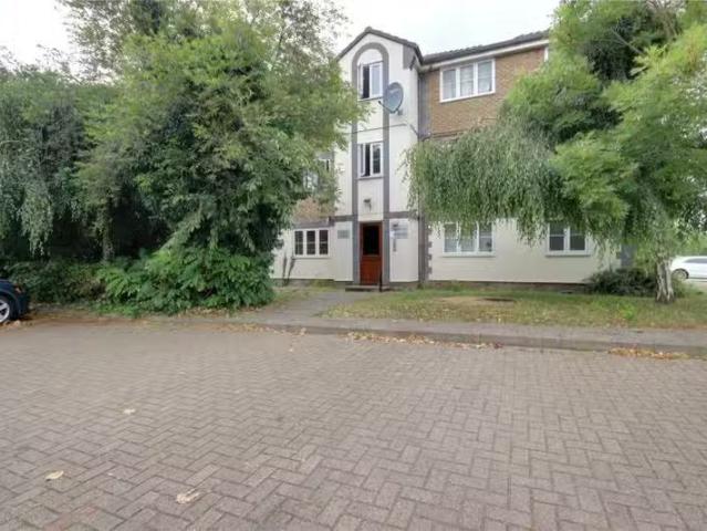 House for rent in Ponders End, Greater London