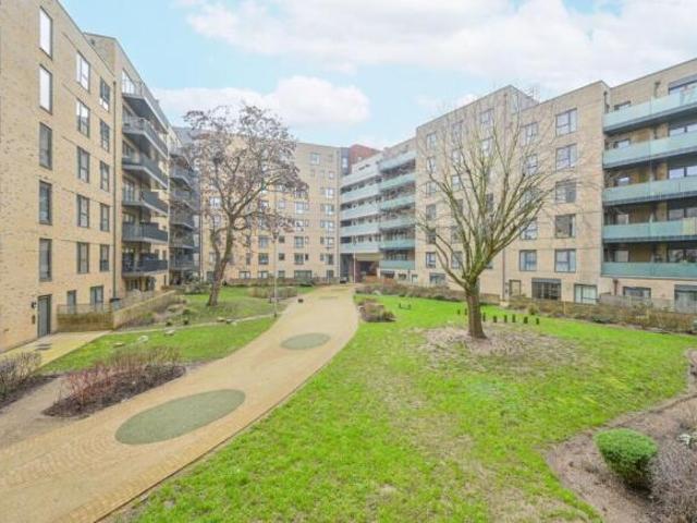 Flat for rent in Greater London
