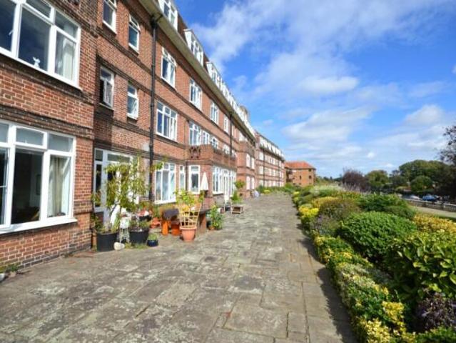 Flat for rent in Twickenham, Greater London