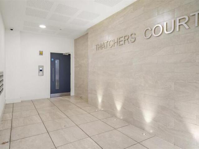 Flat for rent in New Southgate, Greater London