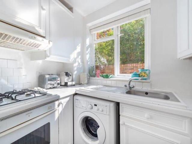 Flat for rent in Chiswick, Greater London